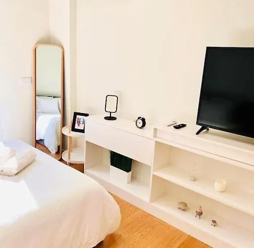 Crespo High Class Next To Saldanha Lisbon